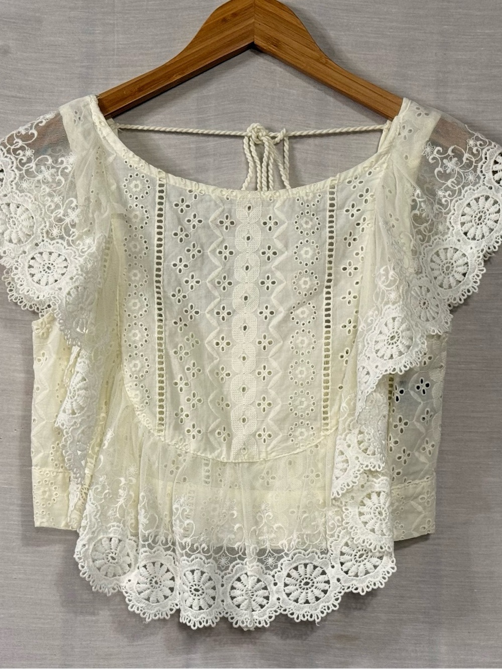 Altar’d State Ivory Eyelet Lace Ruffle Crop Top Small